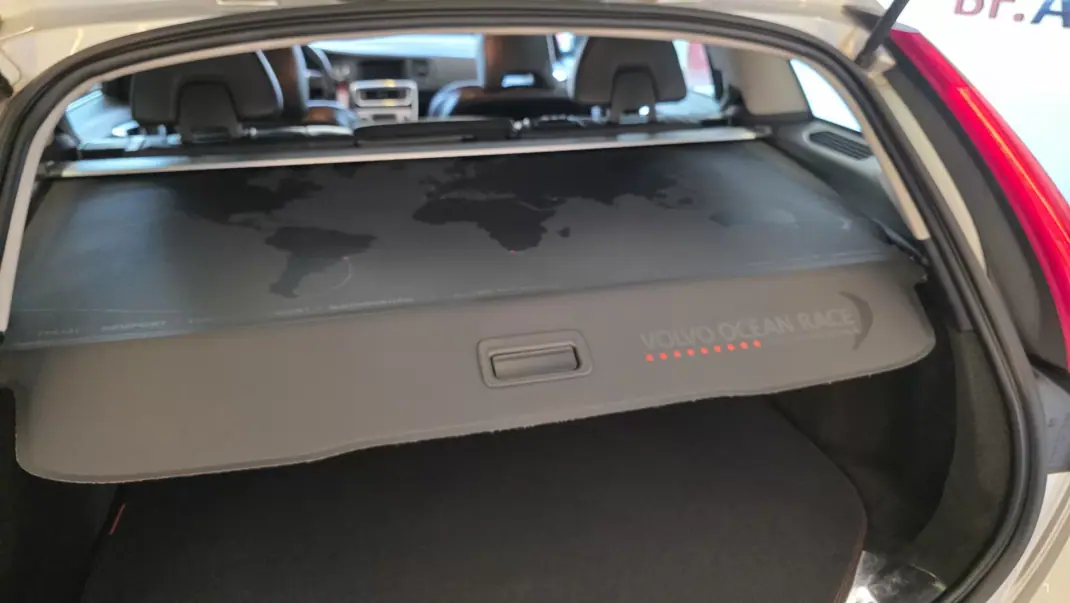 Volvo V60 2015 - 11900 EUR, 314478 km - AUTO.MOTO.pt - 314478km - foto 33 de 60