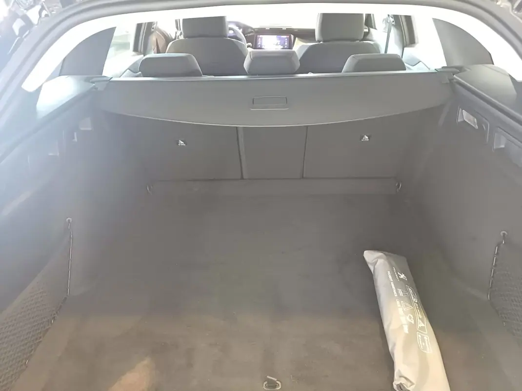 Peugeot 308 SW 2025 - 29750 EUR, 5900 km - AUTO.MOTO.pt - 5900km - foto 14 de 26