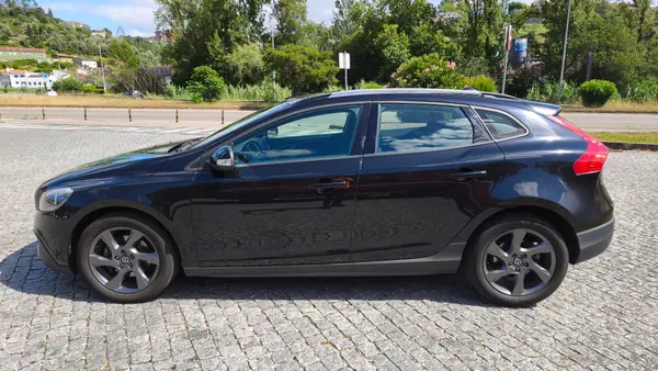 Volvo V40 Cross Country 2015 - 6990 EUR, 315000 km - AUTO.MOTO.pt - 315000km - foto 4 de 22