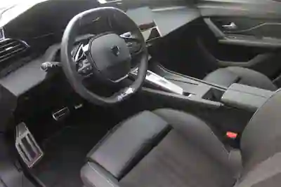 Peugeot 408 2025 - 34000 EUR, 20127 km - AUTO.MOTO.pt - 20127km - foto 6 de 13