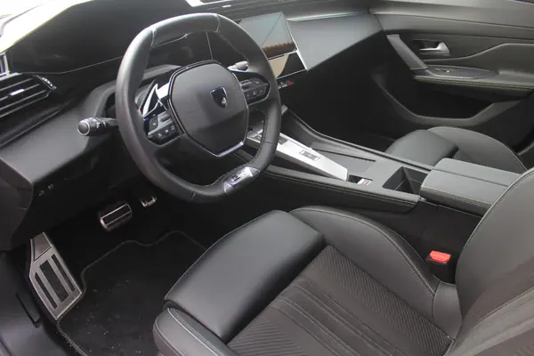 Peugeot 408 2025 - 34000 EUR, 20127 km - AUTO.MOTO.pt - 20127km - foto 6 de 13