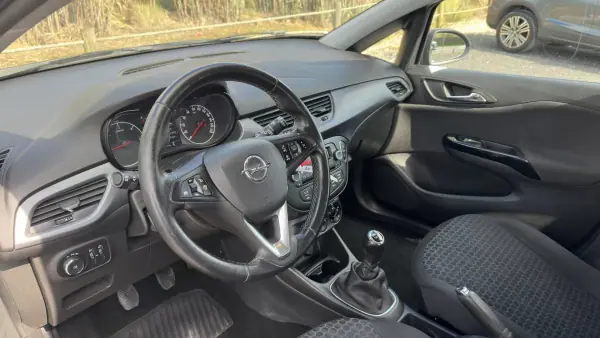 Opel Corsa 2018 - 10490 EUR, 161000 km - AUTO.MOTO.pt - 161000km - foto 14 de 15