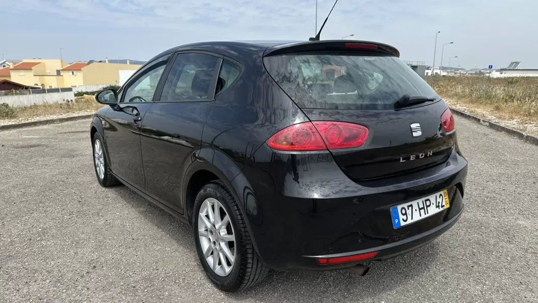 SEAT Leon 2009 - 6900 EUR, 250000 km - 250000km - foto 22 de 30