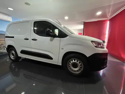 Citroën Berlingo 2019 — foto 6 de 15