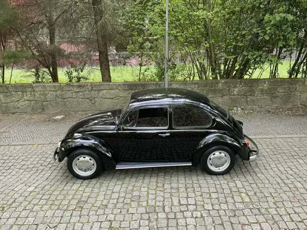 Volkswagen Carocha Cabrio 1972 - 8900 EUR, 84000 km - AUTO.MOTO.pt - 84000km - foto 27 de 29