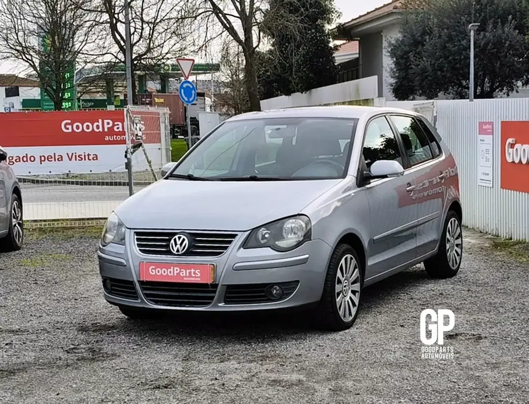 Volkswagen Polo 2009 - 6600 EUR, 174602 km - AUTO.MOTO.pt - 174602km - foto 1 de 24