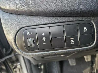 Kia Carens 2018 - 17500 EUR, 138200 km - AUTO.MOTO.pt - 138200km - foto 48 de 63