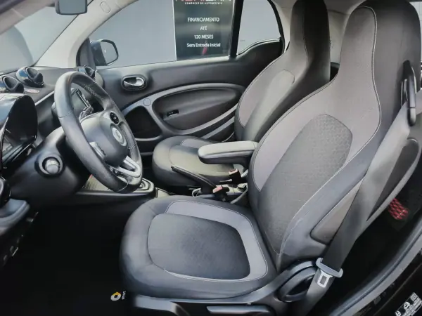 Smart ForTwo Coupé 2021 - 9950 EUR, 102000 km - AUTO.MOTO.pt - 102000km - foto 17 de 32