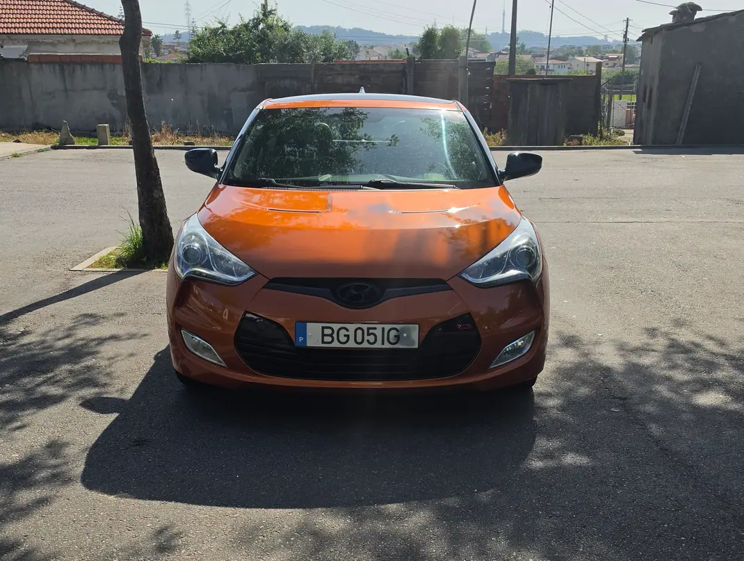 Hyundai Veloster 2012 - 10000 EUR, 150000 km - AUTO.MOTO.pt - 150000km - foto 1 de 17