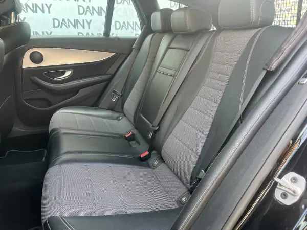 Mercedes-Benz E 220 2018 - 27900 EUR, 146000 km - AUTO.MOTO.pt - 146000km - foto 10 de 16