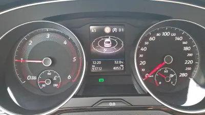 Volkswagen Arteon 2019 - 26650 EUR, 90000 km - AUTO.MOTO.pt - 90000km - foto 33 de 38