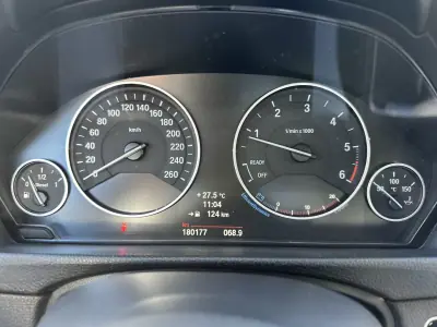 BMW 318 2016 - 13900 EUR, 190000 km - 190000km - foto 30 de 51