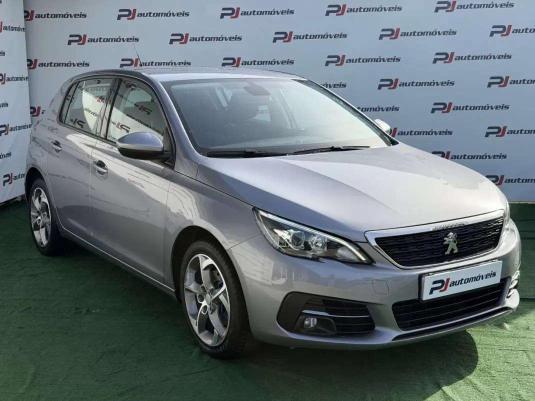 Peugeot 308 2020 - 12990 EUR, 128157 km - AUTO.MOTO.pt - 128157km - foto 5 de 13
