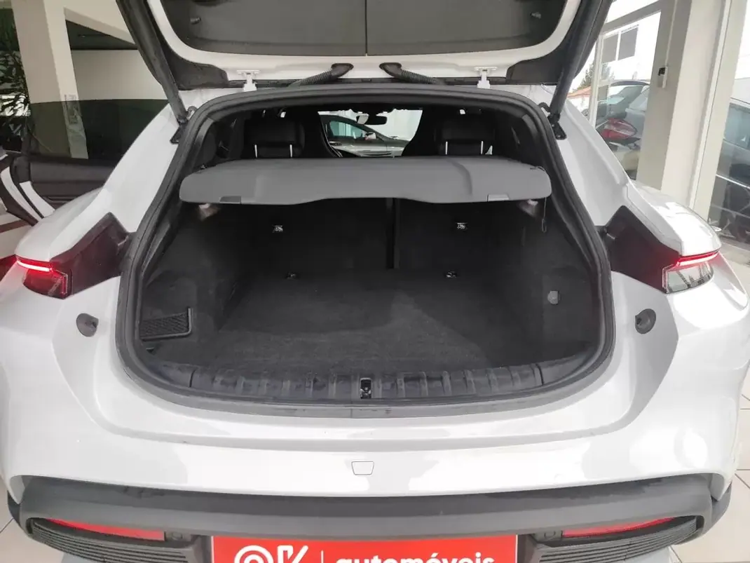 Porsche Taycan Cross Turismo 2022 - 65750 EUR, 55800 km - AUTO.MOTO.pt - 55800km - foto 16 de 40