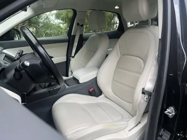 Jaguar E-Pace 2018 - 29750 EUR, 77000 km - AUTO.MOTO.pt - 77000km - foto 51 de 53