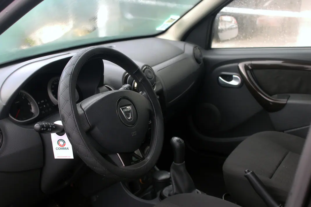 Dacia Duster 2010 - 6250 EUR, 155000 km - AUTO.MOTO.pt - 155000km - foto 3 de 24