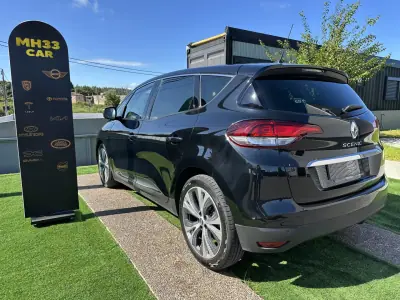 Renault Scénic 2016 - 10900 EUR, 220000 km - AUTO.MOTO.pt - 220000km - foto 11 de 66
