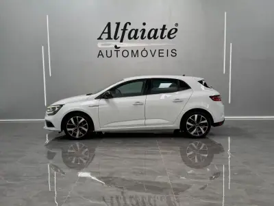 Renault Mégane 2019 - 15990 EUR, 124000 km - AUTO.MOTO.pt - 124000km - foto 4 de 11