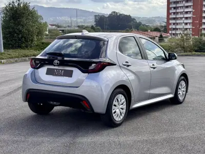 Toyota Yaris 2023 - 17990 EUR, 22000 km - AUTO.MOTO.pt - 22000km - foto 6 de 28