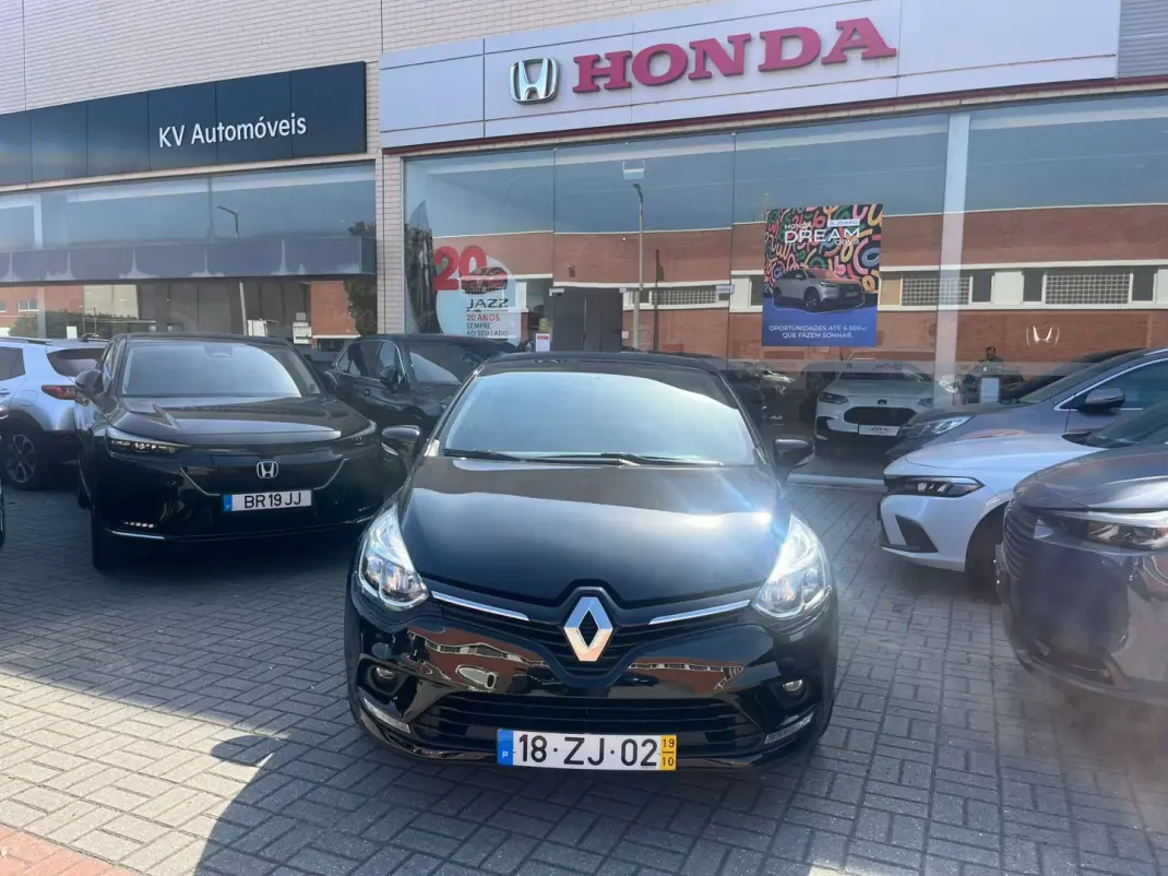 Renault Clio 2019 - 12900 EUR, 66000 km - AUTO.MOTO.pt - 66000km - foto 1 de 18