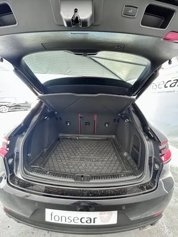 Porsche Macan 2015 - 43000 EUR, 175400 km - AUTO.MOTO.pt - 175400km - foto 18 de 19