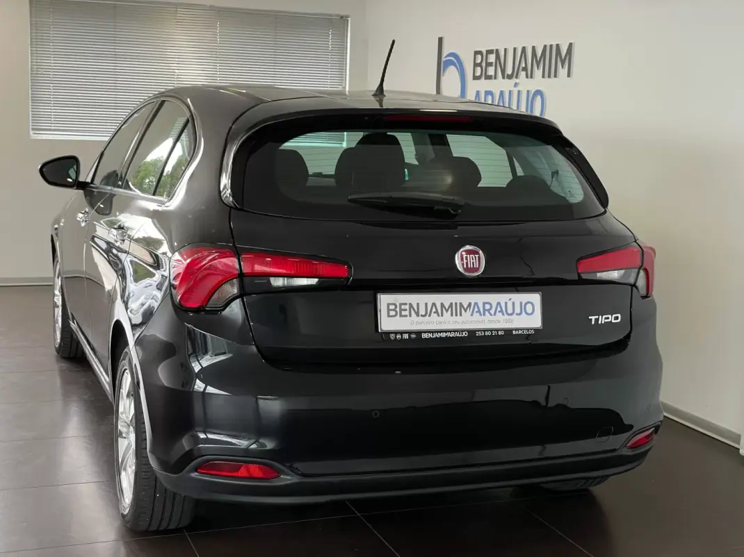 Fiat Tipo 2016 - 9990 EUR, 124618 km - AUTO.MOTO.pt - 124618km - foto 4 de 13