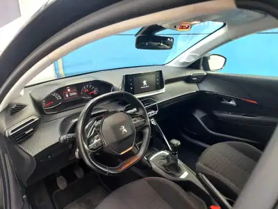 Peugeot 208 2020 - 17900 EUR, 94355 km - AUTO.MOTO.pt - 94355km - foto 9 de 23