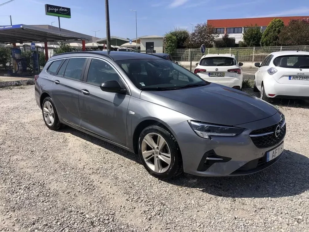 Opel Insignia Sports Tourer 2021 - 13499 EUR, 120000 km - AUTO.MOTO.pt - 120000km - foto 2 de 12