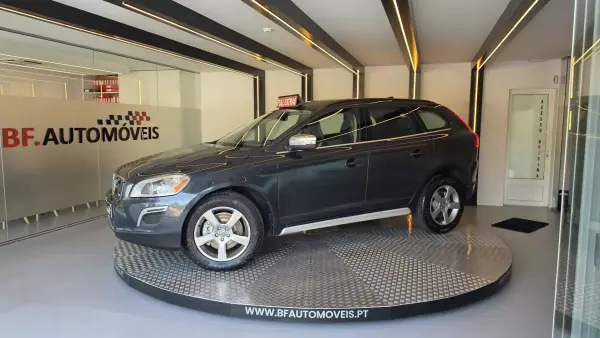 Volvo XC 60 2010 - 15900 EUR, 176365 km - AUTO.MOTO.pt - 176365km - foto 14 de 55