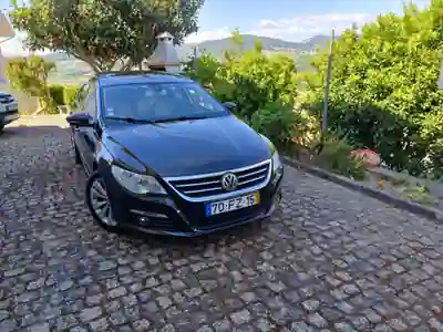 Volkswagen Passat CC 2008 - 10000 EUR, 263000 km - AUTO.MOTO.pt - 263000km - foto 12 de 13