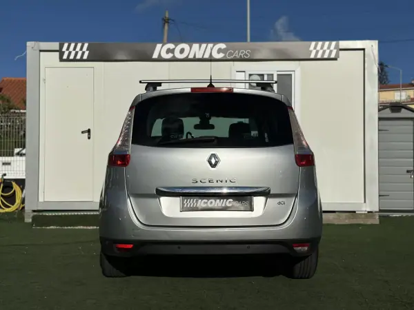 Renault Grand Scénic 2015 - 7990 EUR, 242000 km - AUTO.MOTO.pt - 242000km - foto 6 de 42