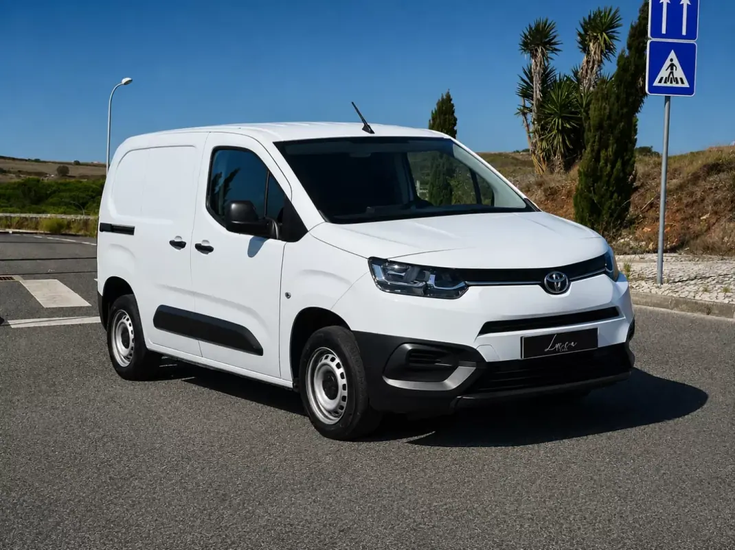 Toyota Proace 2023 - 17700 EUR, 42993 km - 42993km - foto 3 de 18