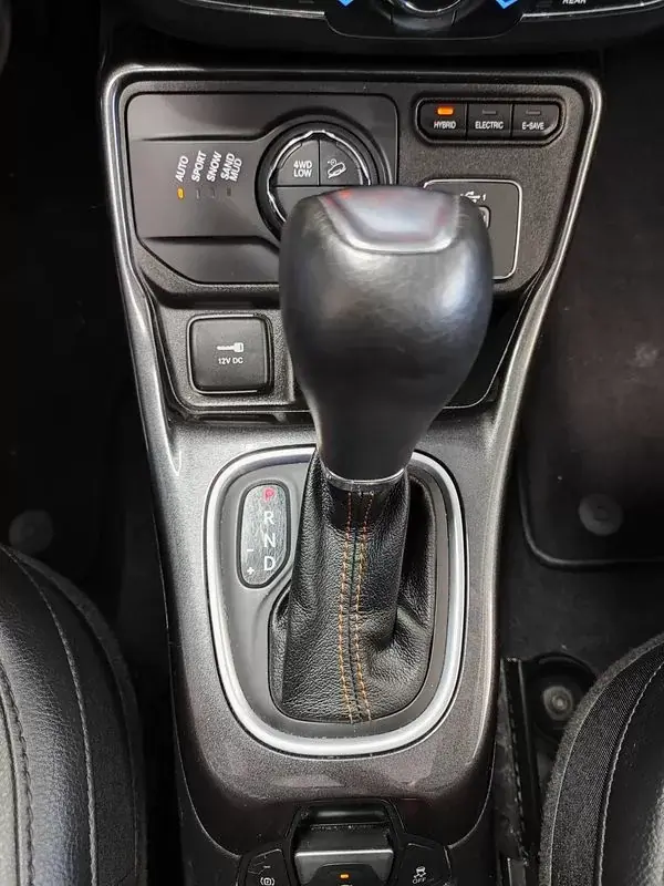 Jeep Compass 2021 - 22500 EUR, 107000 km - AUTO.MOTO.pt - 107000km - foto 39 de 45