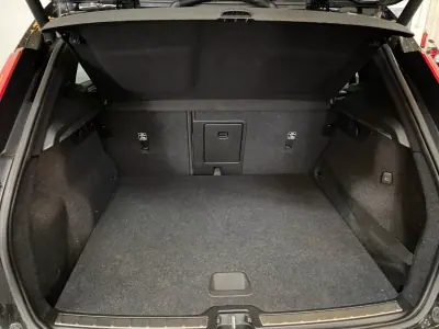 Volvo XC 40 2019 - 27950 EUR, 142000 km - AUTO.MOTO.pt - 142000km - foto 19 de 20