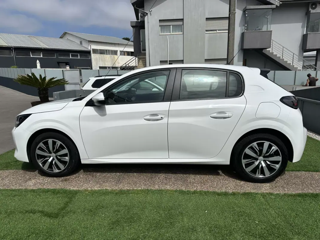 Peugeot 208 2020 - 14900 EUR, 70000 km - AUTO.MOTO.pt - 70000km - foto 18 de 57