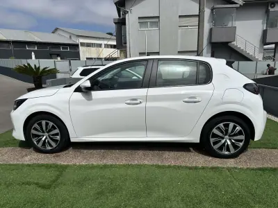 Peugeot 208 2020 - 14900 EUR, 70000 km - AUTO.MOTO.pt - 70000km - foto 18 de 57