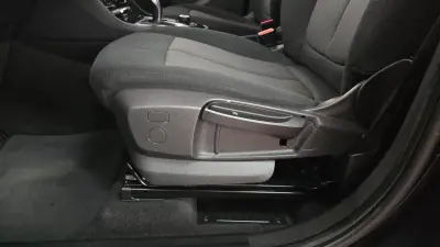 BMW 216 Active Tourer 2018 - 16890 EUR, 83598 km - AUTO.MOTO.pt - 83598km - foto 34 de 44