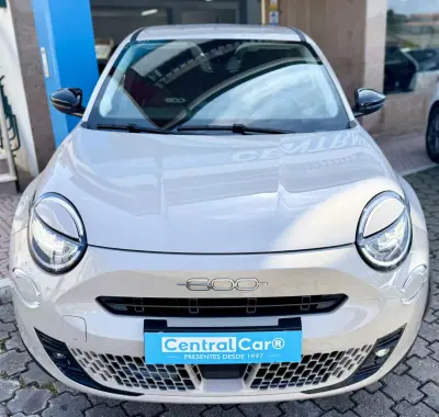 Fiat 600 2025 - 20950 EUR, 21000 km - 21000km - foto 4 de 30