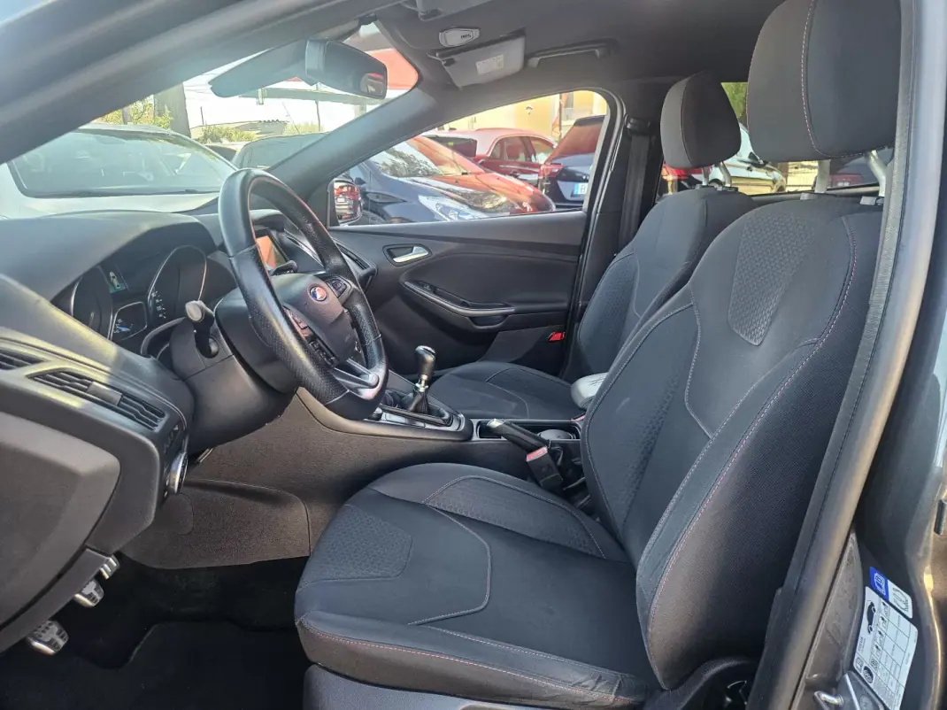 Ford Focus C-Max 2018 - 14500 EUR, 108000 km - 108000km - foto 11 de 37