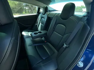 Tesla Model 3 2019 - 21900 EUR, 144900 km - AUTO.MOTO.pt - 144900km - foto 15 de 27
