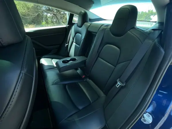 Tesla Model 3 2019 - 21900 EUR, 144900 km - AUTO.MOTO.pt - 144900km - foto 15 de 27
