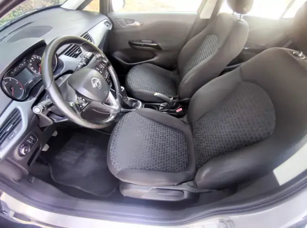 Opel Corsa 2015 - 5500 EUR, 294332 km - AUTO.MOTO.pt - 294332km - foto 15 de 20