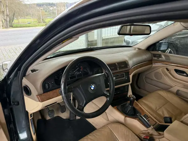 BMW 525 1998 - 3950 EUR, 317732 km - AUTO.MOTO.pt - 317732km - foto 12 de 24