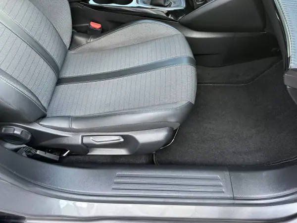 Peugeot 2008 2021 - 14900 EUR, 160000 km - AUTO.MOTO.pt - 160000km - foto 64 de 66