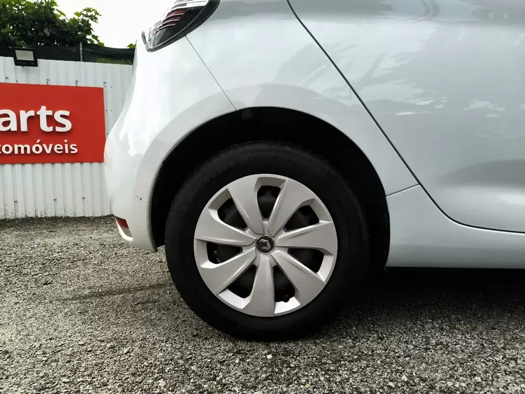 Renault Zoe 2023 - 19490 EUR, 56678 km - 56678km - foto 27 de 28