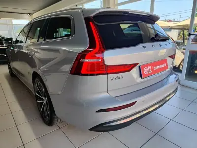 Volvo V60 2024 - 36500 EUR, 69000 km - AUTO.MOTO.pt - 69000km - foto 7 de 35