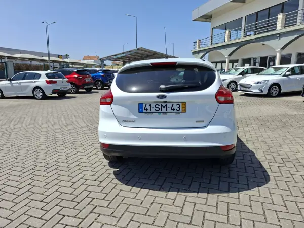 Ford Focus 2017 - 11500 EUR, 55000 km - AUTO.MOTO.pt - 55000km - foto 7 de 32