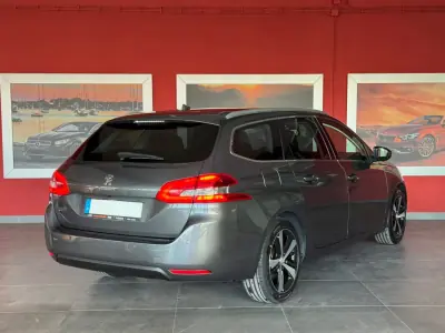 Peugeot 308 SW 2018 - 14990 EUR, 125082 km - AUTO.MOTO.pt - 125082km - foto 8 de 20