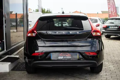 Volvo V40 2017 - 14900 EUR, 135000 km - AUTO.MOTO.pt - 135000km - foto 4 de 17