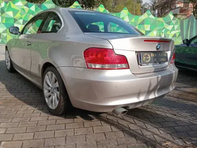 BMW 120 2009 - 11900 EUR, 197000 km - AUTO.MOTO.pt - 197000km - foto 6 de 17